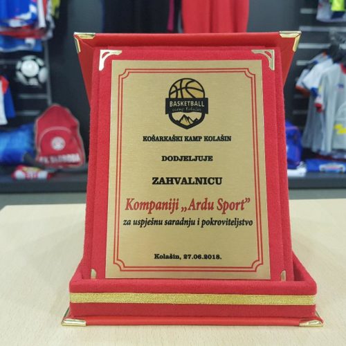 Uručena zahvalnica Ardu Sportu za uspešnu saradnju i pokroviteljstvo na Košarkaškom kampu “Kolašin 2018”